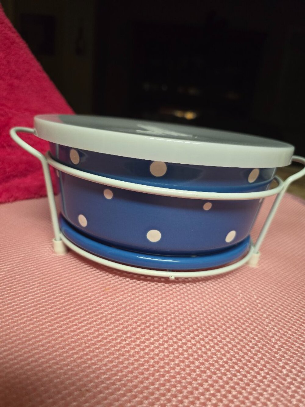 Temp-tations 1.5qt Round Polka Dot Baking Dish w/ Rack, Lid & Trivet